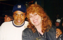 Sam Jernigan with legendary boxer Sugar Ray Leonard - 41061 Bytes